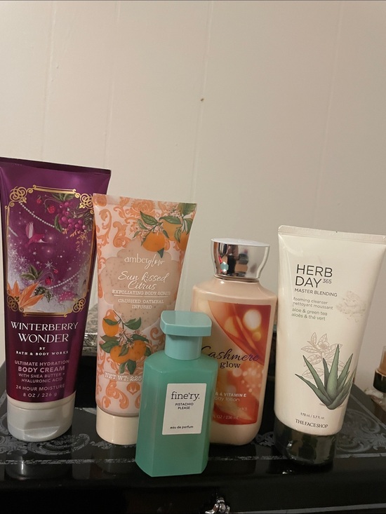 Bath & Body Works Other - Bath & Body Works Winterberry Wonder Hydrating Body Cream - plus other products